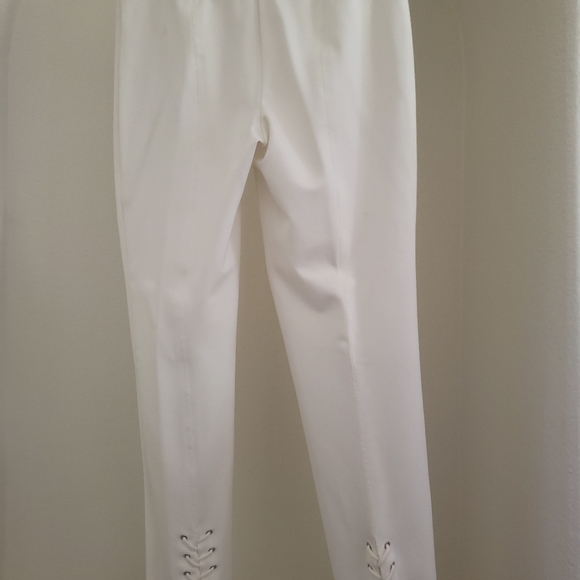 White Caché Pant Suit with Tank to Match - Picture 6 of 16